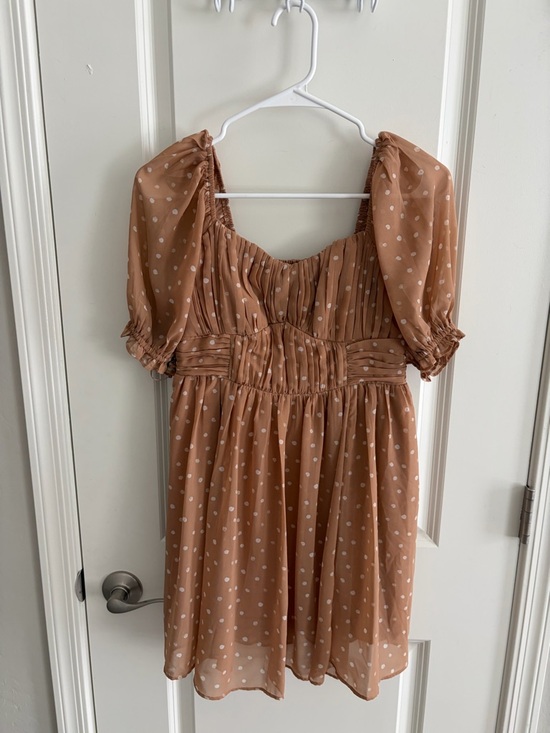 Abercrombie & Fitch Dresses & Skirts - Polka Dot Puff Sleeve Dress in Dusty Peach
